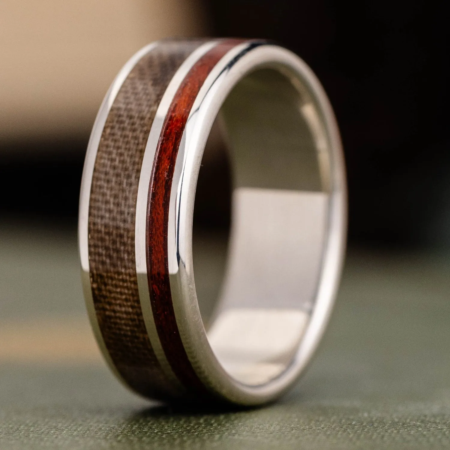 The Leatherneck in Silver | Men's Silver Wedding Band with Marine Desert MARPAT Uniform & Bloodwood Inlays