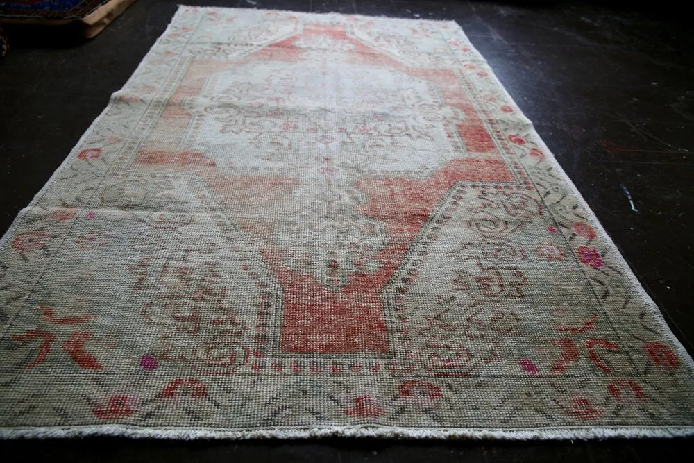 Vintage Faded Anatolian Rug 4.5ftx7ft