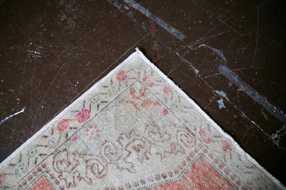 Vintage Faded Anatolian Rug 4.5ftx7ft